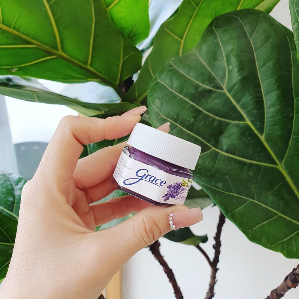 Бальзам с лавандой из Таиланда Grace, который имеет уникальные характеристики, что оказывают отличное действие на нервную систему, расслабляя организм, помогая с легкостью уснуть после тяжелого дня.