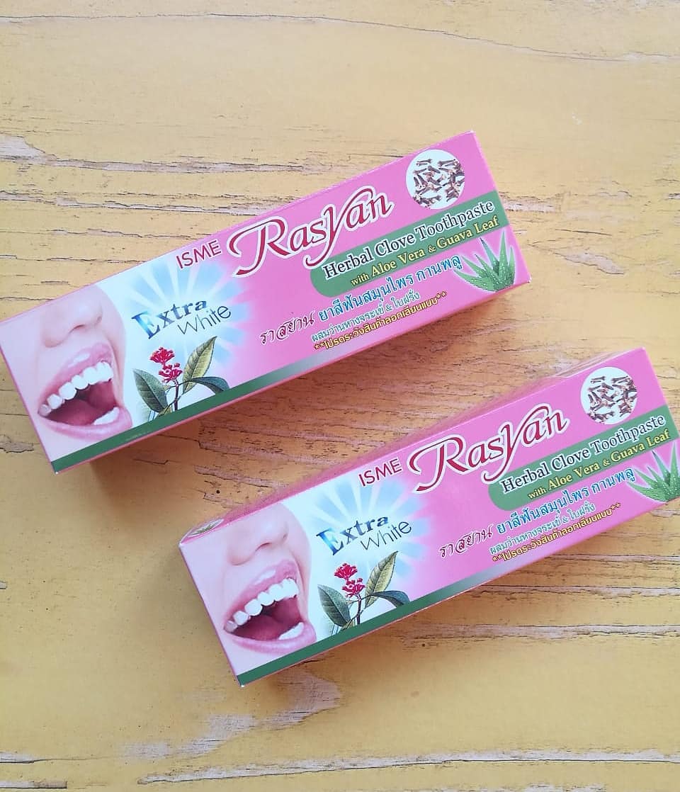 Натуральная экстра отбеливающая Тайская зубная паста Расьян Гвоздика, Алоэ и Гуава Isme Rasyan Extra White Herbal Clove Toothpaste купить в Москве и Московской области.